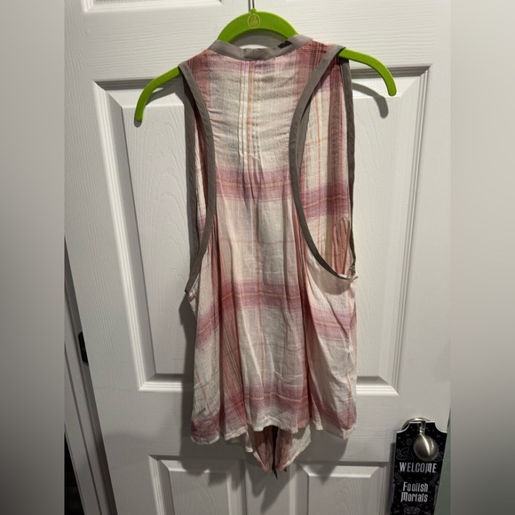 Elizabeth and James Plaid Sheer Pleated Vest Size L - Picture 6 of 6